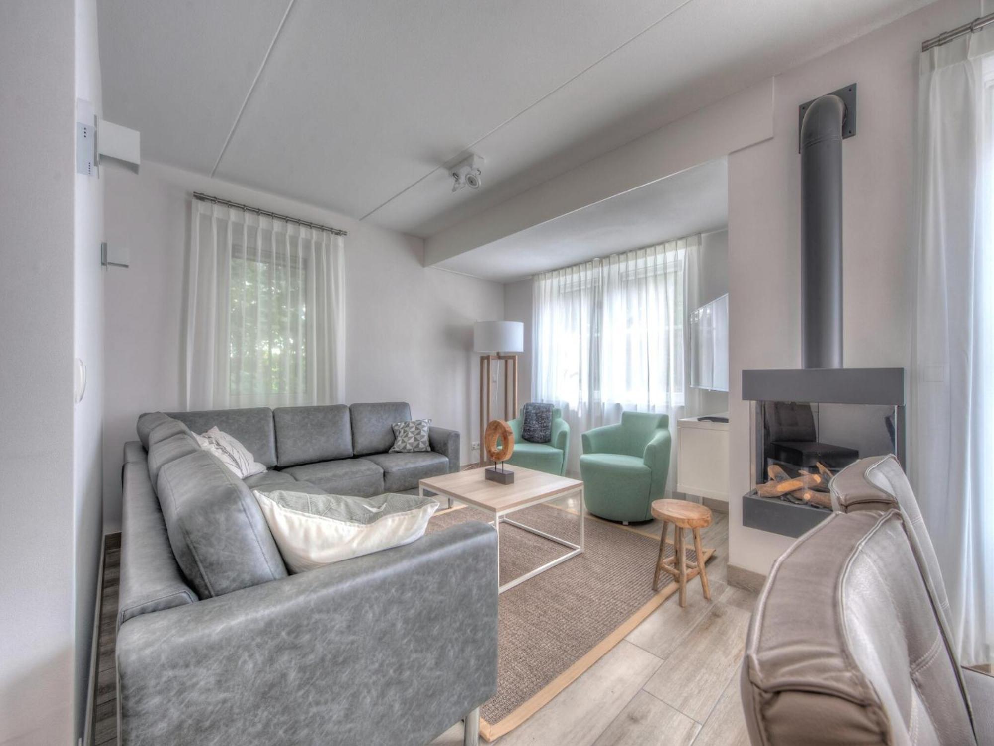 Luxurious Stately With 4 Bathrooms, 1km From The * Koudekerke