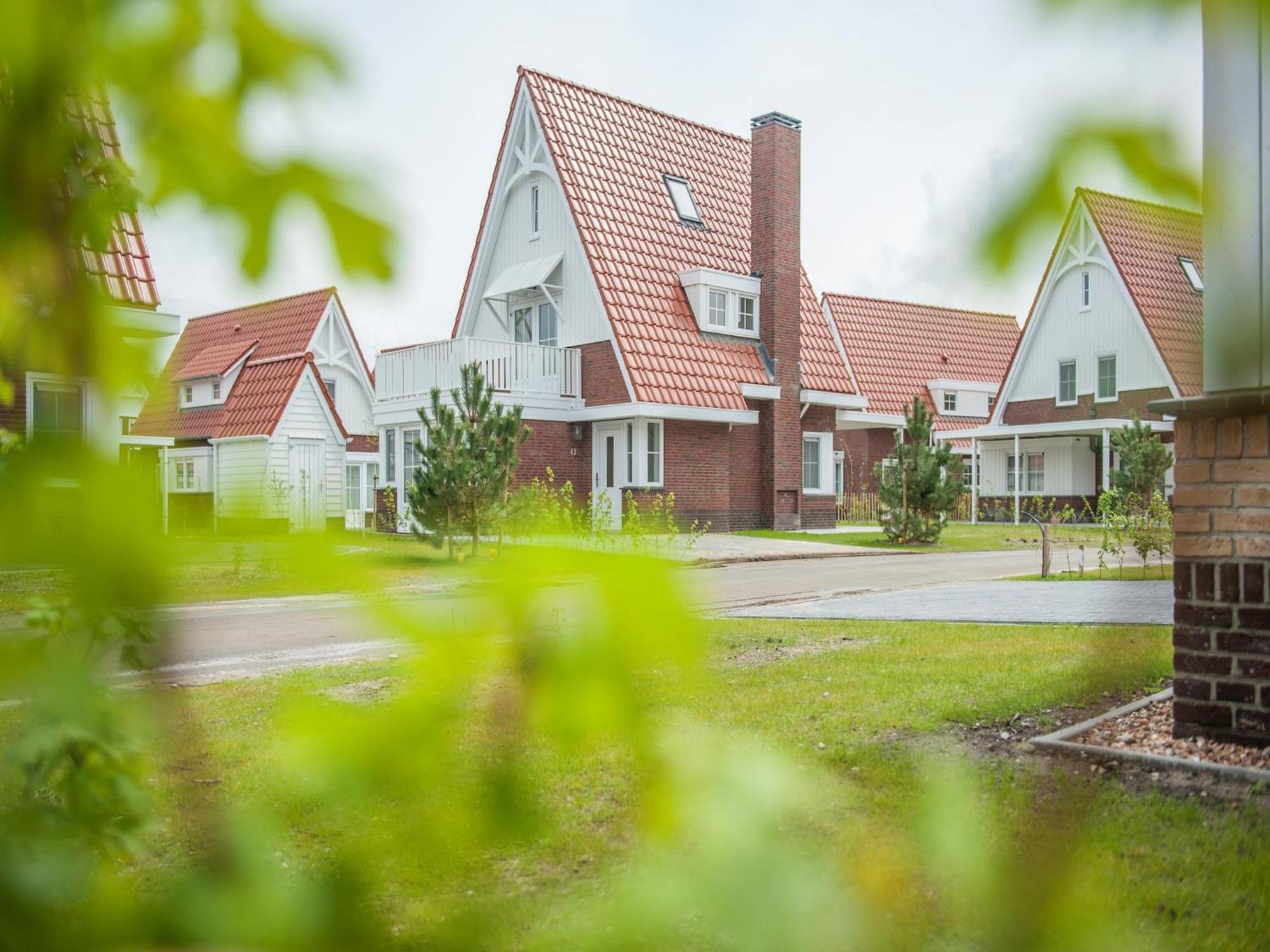 Villa Luxurious Stately With 4 Bathrooms, 1km From The Koudekerke